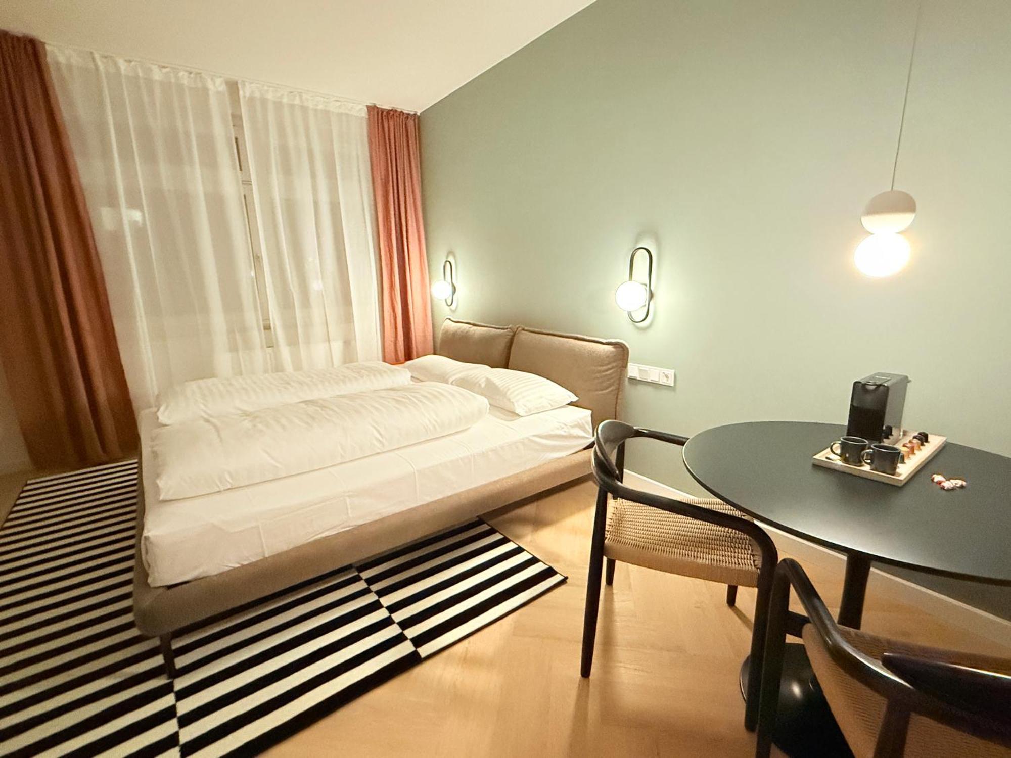 Stayzz By Homyzz - Modern Studios Alsterdorf -Winterhude- Stadtpark Hamburgo Exterior foto